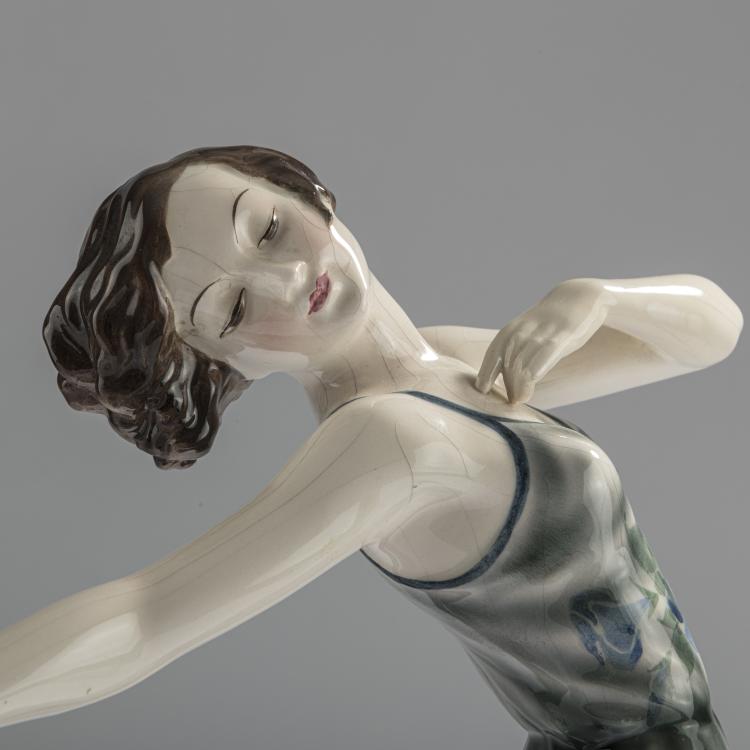 Bild 4 zu Objekt, 'Stehende T&auml;nzerin in Pose', 1931/32, Josef Lorenzl, Goldscheider, Wien, 168C 596