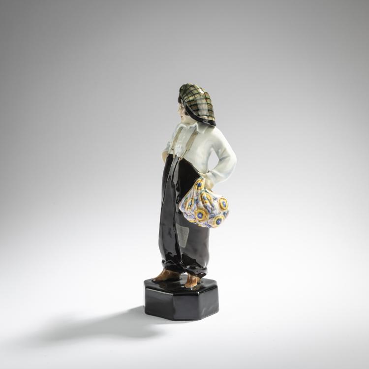 Bild 2 zu Objekt, 'Stehender Knabe mit Kappe und Tragebeutel', 1924/25, Wilhelm Thomasch, Goldscheider, Wien, 168C 585