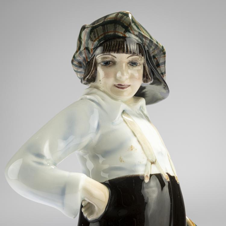 Bild 3 zu Objekt, 'Stehender Knabe mit Kappe und Tragebeutel', 1924/25, Wilhelm Thomasch, Goldscheider, Wien, 168C 585
