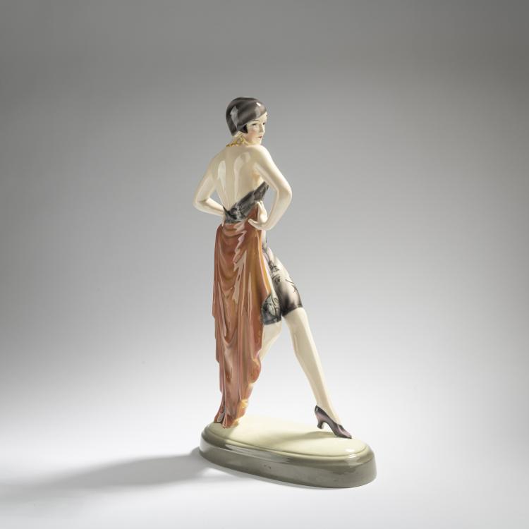 Bild 2 zu Objekt, 'Striding lady in a short dress with a train', c. 1929, Josef Lorenzl, Goldscheider, Wien, 168C 594