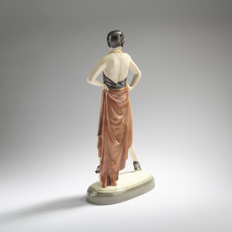 Bild 3 zu Objekt, 'Striding lady in a short dress with a train', c. 1929, Josef Lorenzl, Goldscheider, Wien, 168C 594