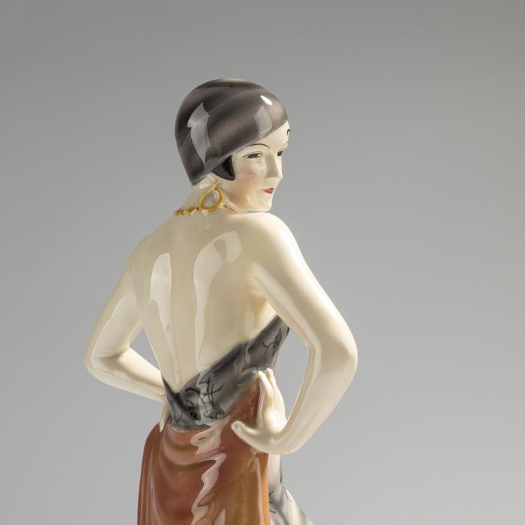 Bild 4 zu Objekt, 'Striding lady in a short dress with a train', c. 1929, Josef Lorenzl, Goldscheider, Wien, 168C 594