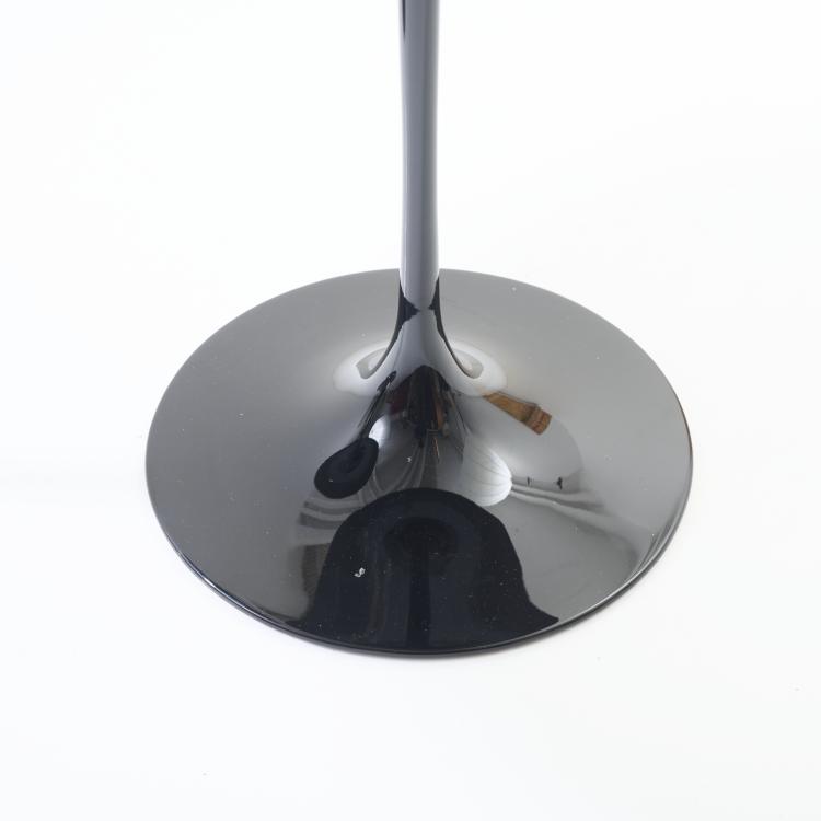 Bild 2 zu Objekt, Zwei Beistelltische 'Tulip' - '160 MC', 1957, Eero Saarinen, Knoll International, New York, 169C 604