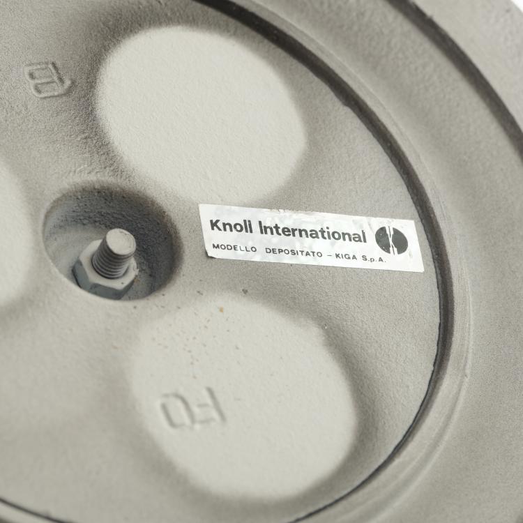 Bild 5 zu Objekt, Zwei Beistelltische 'Tulip' - '160 MC', 1957, Eero Saarinen, Knoll International, New York, 169C 604