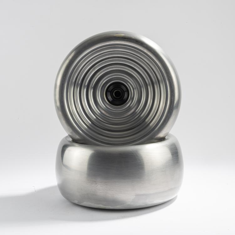 Bild 2 zu Objekt, Two 'Spl&uuml;genbr&auml;u' ceiling lights, 1960, Achille Castiglioni, Flos, Brescia, 169C 650