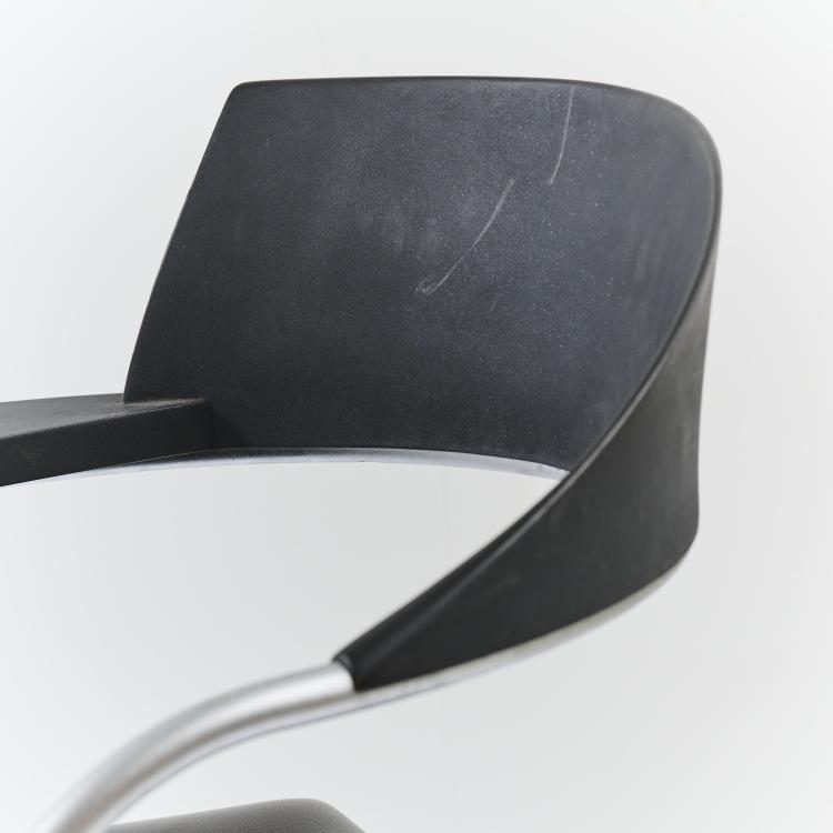 Bild 6 zu Objekt, Zwei Fris&ouml;rst&uuml;hle 'Techno', 1990/91, Philippe Starck, Pr&eacute;sence, Paris, 169A 145