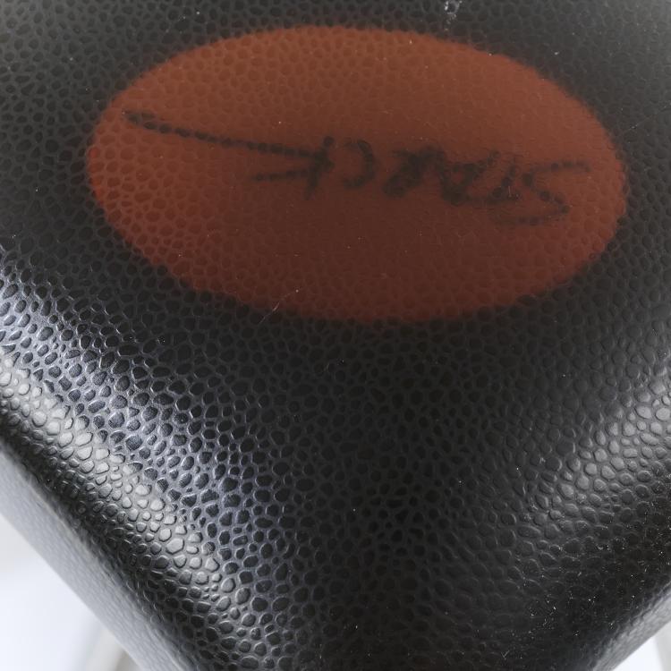 Bild 7 zu Objekt, Zwei Fris&ouml;rst&uuml;hle 'Techno', 1990/91, Philippe Starck, Pr&eacute;sence, Paris, 169A 145