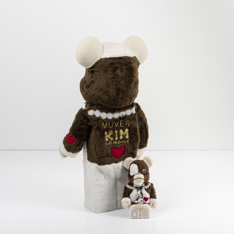 Bild 1 zu Objekt, Set BE@RBRICK x Gremlins Muveil Gizmo (Multi) 100%, Gremlins Muveil Gizmo (Multi) 400%, Gremlins Muveil Gizmo (Multi) 1000%, 2016, MEDICOM TOY, 169E 1089
