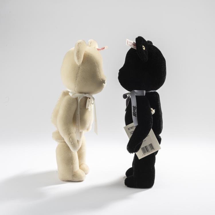 Bild 4 zu Objekt, Set BE@RBRICK x Steiff White 400% and Steiff Black 400%, 2016, MEDICOM TOY, 169E 1078