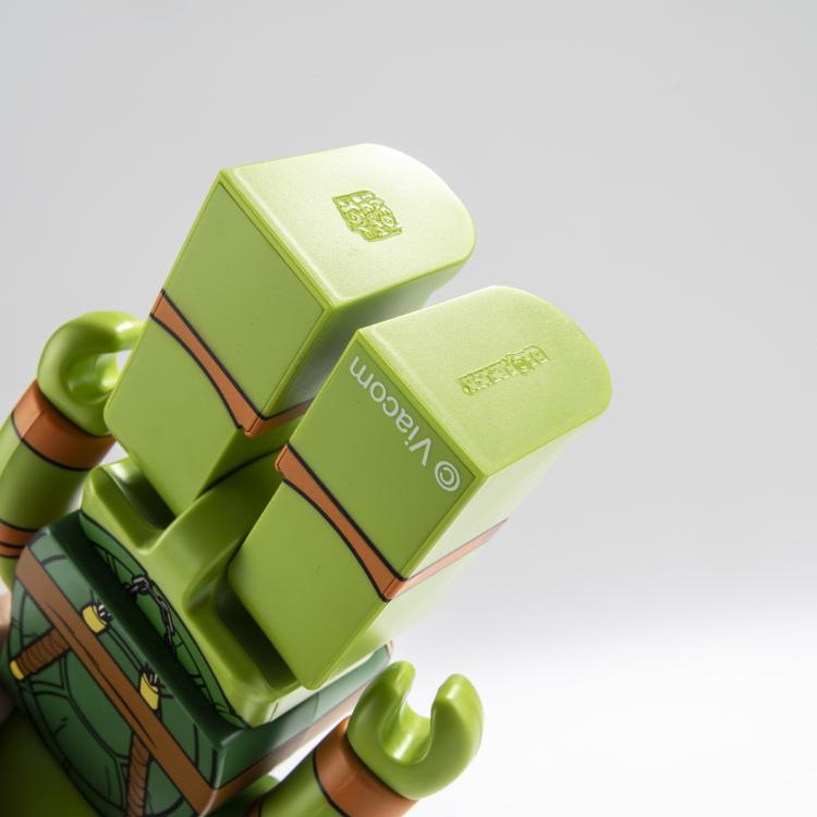 Bild 3 zu Objekt, Set BE@RBRICK x Donatello (Teenage Mutant Ninja Turtles) 400% und Donatello (Teenage Mutant Ninja Turtles) 100%, 2017, MEDICOM TOY, 169E 1073