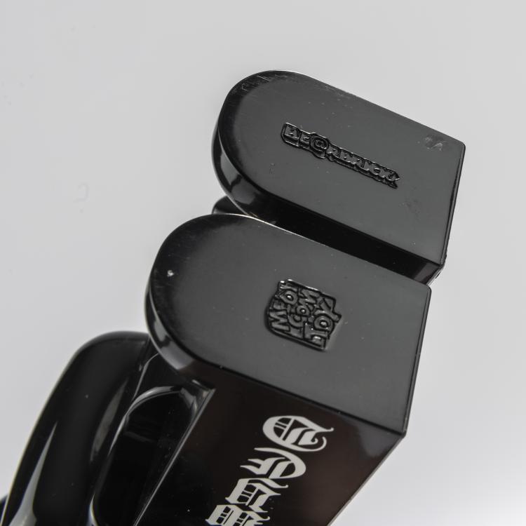 Bild 3 zu Objekt, Set BE@RBRICK x Jywed Black 400% und Jywed Black 100%, 2010, MEDICOM TOY, 169E 1070