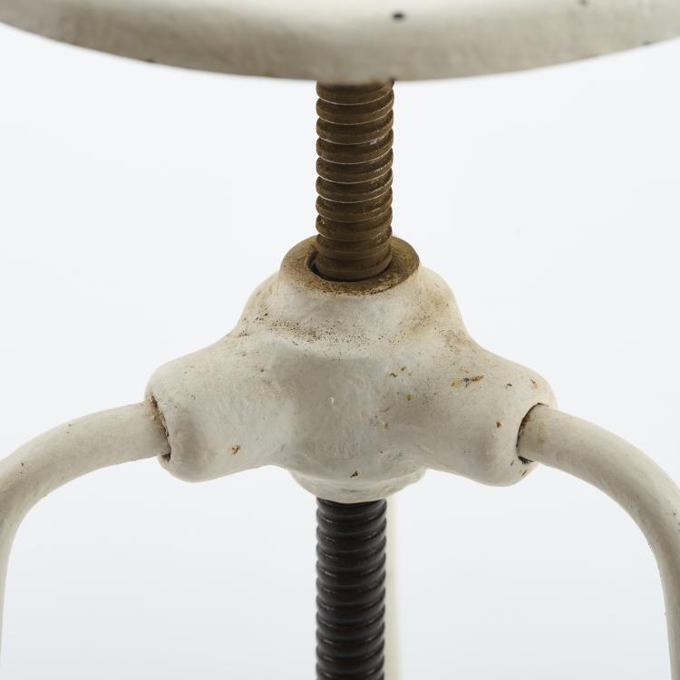 Bild 2 zu Objekt, Schusterhocker / Arbeitshocker, 1920er Jahre, Italien, 170A 4