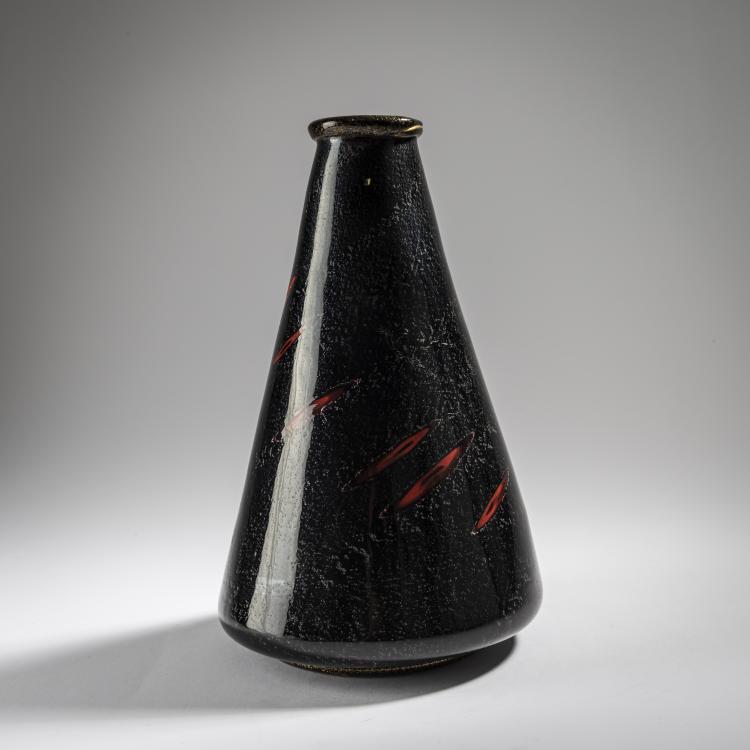 Bild 1 zu Objekt, 'A murrine nero e rosso' vase, c. 1932, Nason, Angelo, Murano, 170C 505