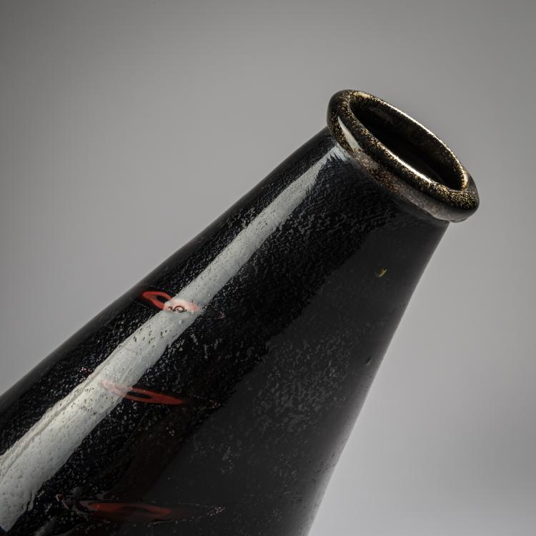 Bild 2 zu Objekt, 'A murrine nero e rosso' vase, c. 1932, Nason, Angelo, Murano, 170C 505