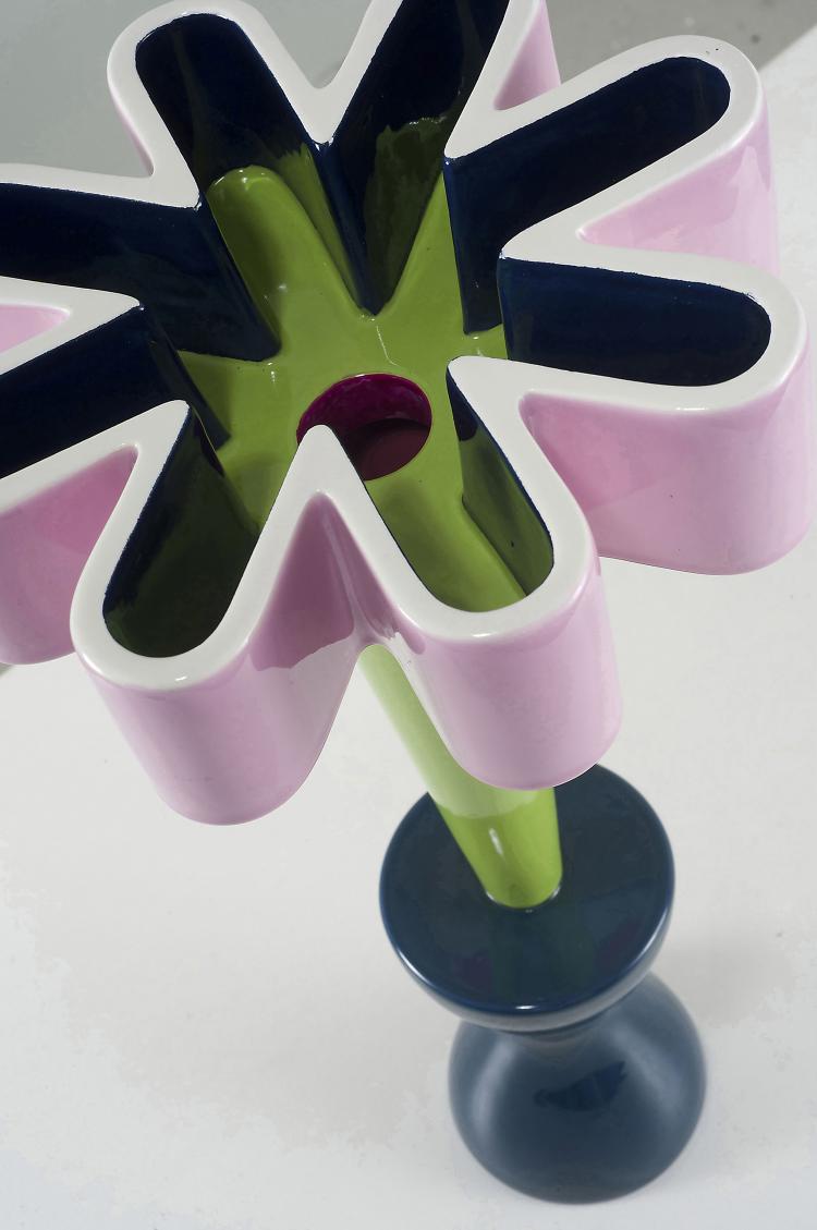 Bild 2 zu Objekt, Vase 'KRv_02' aus der 'Symbolik-Kollektion', 2005, Karim Rashid, Bitossi, Montelupo, 169B 426