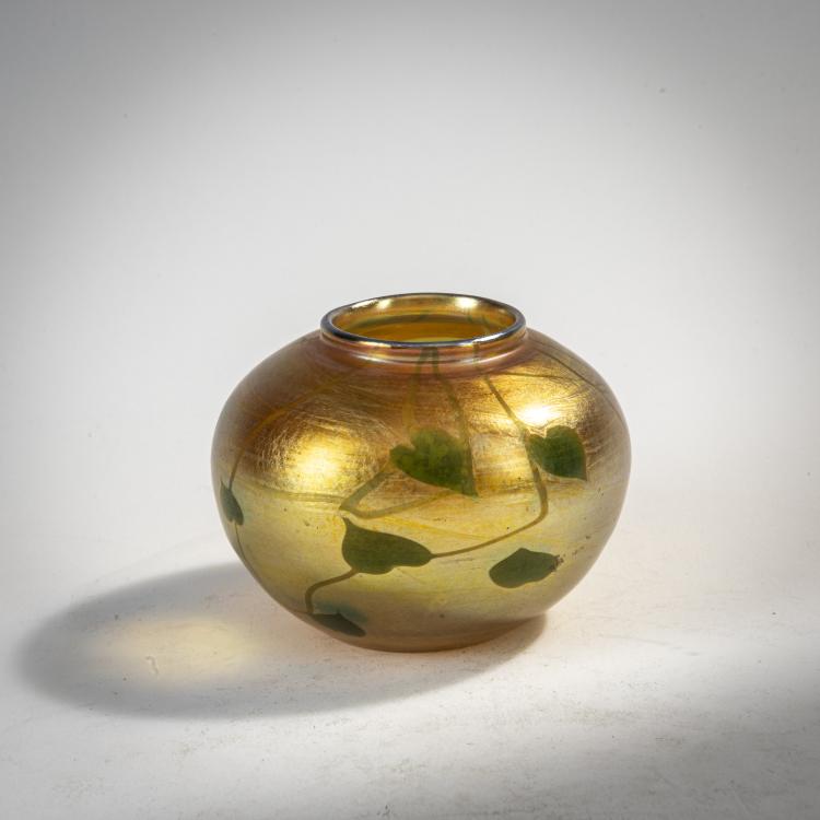 Bild 1 zu Objekt, 'Leaves and Vine' Vase, 1912, Louis C. Tiffany, Tiffany, L. C., New York, 171A 274