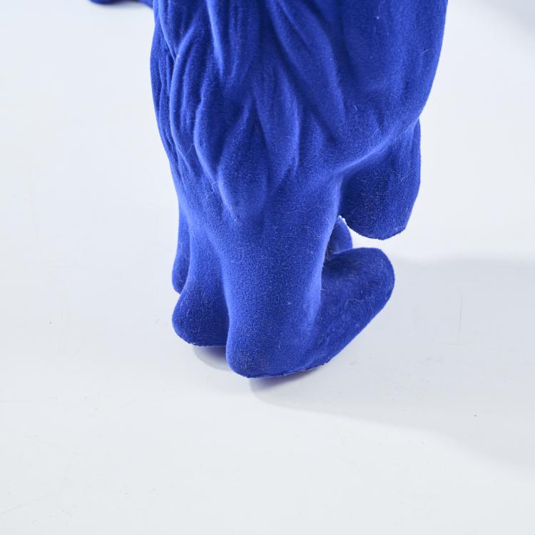 Bild 1 zu Objekt, Life size sculpture 'Classic Gorilla', after 2010, Eric Mellerio, MiO International, 169E 994