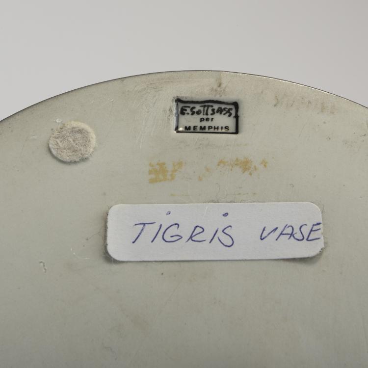 Bild 3 zu Objekt, Vasenobjekt 'Tigris', 1983, Ettore Sottsass, Memphis, Mailand, 170A 243