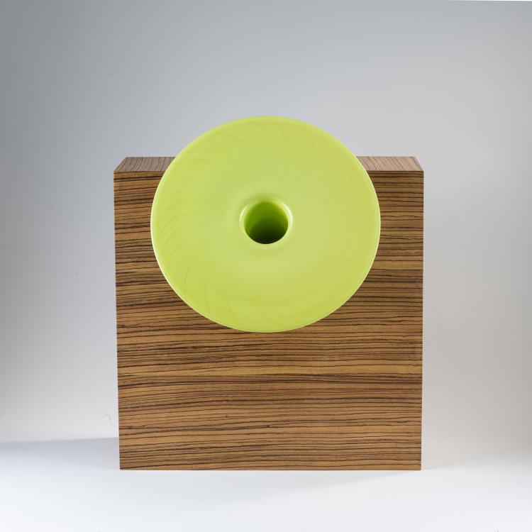 Hauptbild zu Objekt, 'W' vase from the 'Ventisette legni per un fiore artificiale cinese' series, 1995, Ettore Sottsass, Berengo, Vetreria, Murano; Design Gallery, Mailand, 170A 263