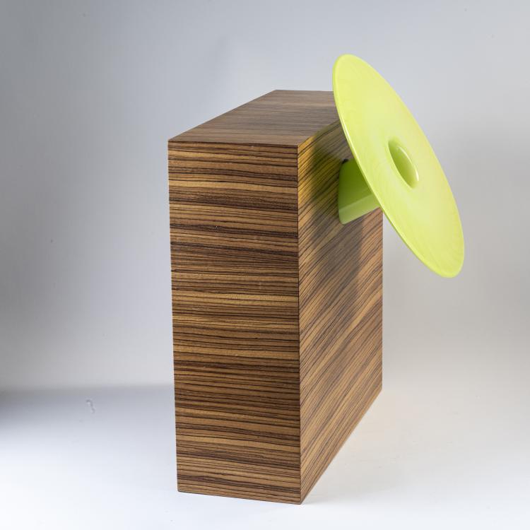 Bild 2 zu Objekt, 'W' vase from the 'Ventisette legni per un fiore artificiale cinese' series, 1995, Ettore Sottsass, Berengo, Vetreria, Murano; Design Gallery, Mailand, 170A 263