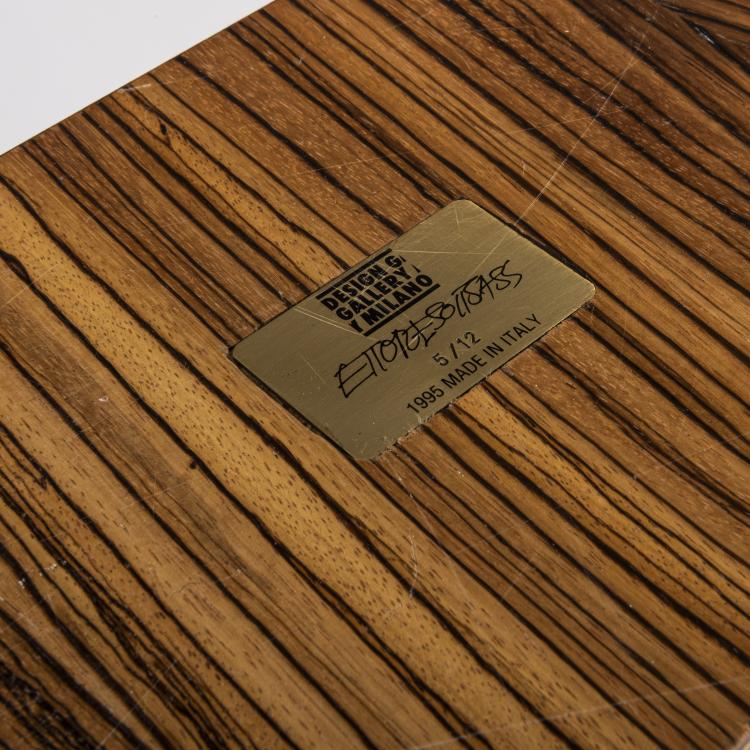 Bild 4 zu Objekt, 'W' vase from the 'Ventisette legni per un fiore artificiale cinese' series, 1995, Ettore Sottsass, Berengo, Vetreria, Murano; Design Gallery, Mailand, 170A 263