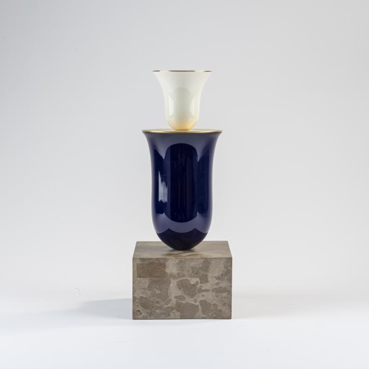 Bild 1 zu Objekt, 'Lucr&egrave;ce' vase object, 1994, Ettore Sottsass, S&egrave;vres, Manufacture Nationale de, 170A 248