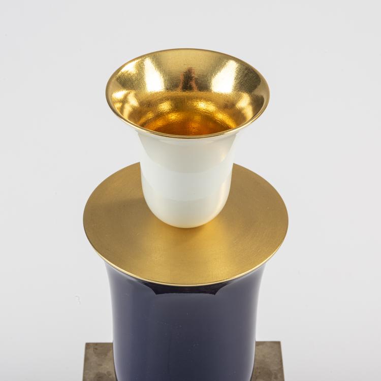 Bild 2 zu Objekt, 'Lucr&egrave;ce' vase object, 1994, Ettore Sottsass, S&egrave;vres, Manufacture Nationale de, 170A 248