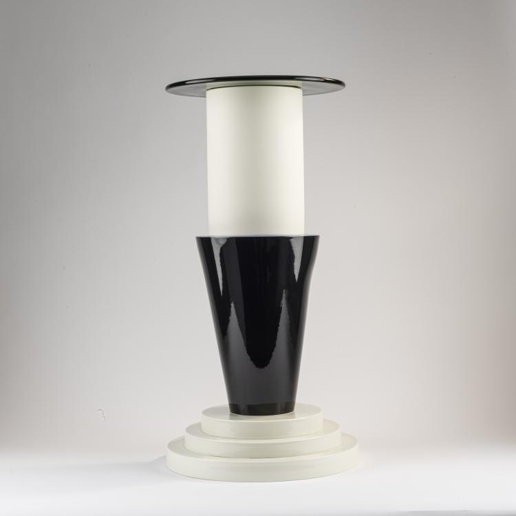 Bild 1 zu Objekt, 'Lolita' vase object, 1994, Ettore Sottsass, S&egrave;vres, Manufacture Nationale de; Venini & C., Murano, 170A 257