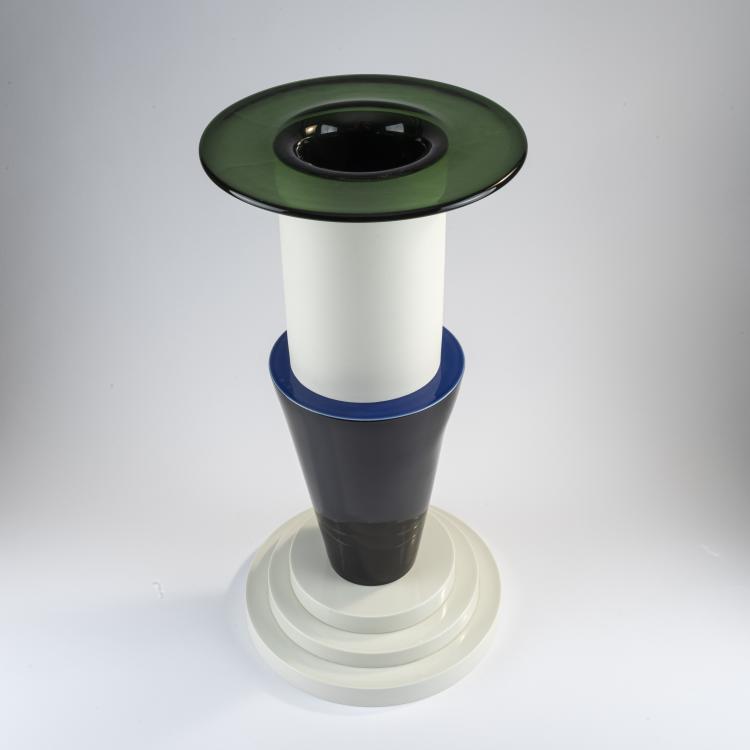 Bild 3 zu Objekt, 'Lolita' vase object, 1994, Ettore Sottsass, S&egrave;vres, Manufacture Nationale de; Venini & C., Murano, 170A 257