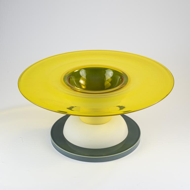 Bild 2 zu Objekt, 'Josephine' centerpiece, 1994, Ettore Sottsass, S&egrave;vres, Manufacture Nationale de; Venini & C., Murano, 170A 259