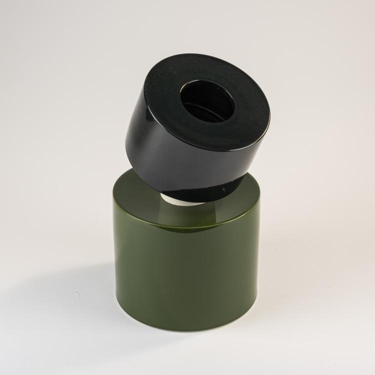 Bild 1 zu Objekt, 'Justine' vase object, 1994, Ettore Sottsass, S&egrave;vres, Manufacture Nationale de, 170A 254