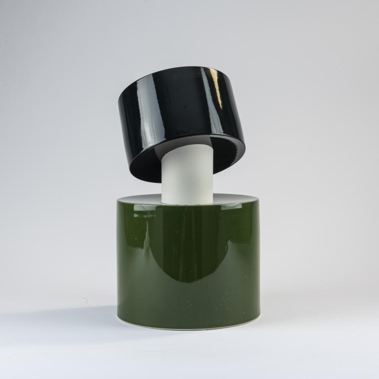 Bild 2 zu Objekt, 'Justine' vase object, 1994, Ettore Sottsass, S&egrave;vres, Manufacture Nationale de, 170A 254