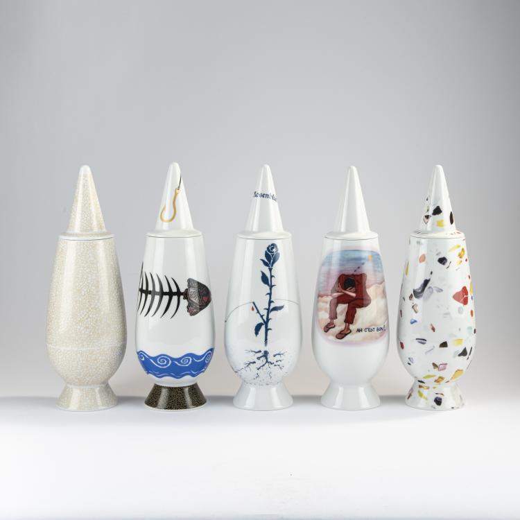 Bild 1 zu Objekt, 100 lidded vases from the 'Make Up 100%' series, 1992, Alessandro Mendini,Paola Navone,Ettore Sottsass,Philippe Starck, Alessi Tendentse, Mailand, 170A 282