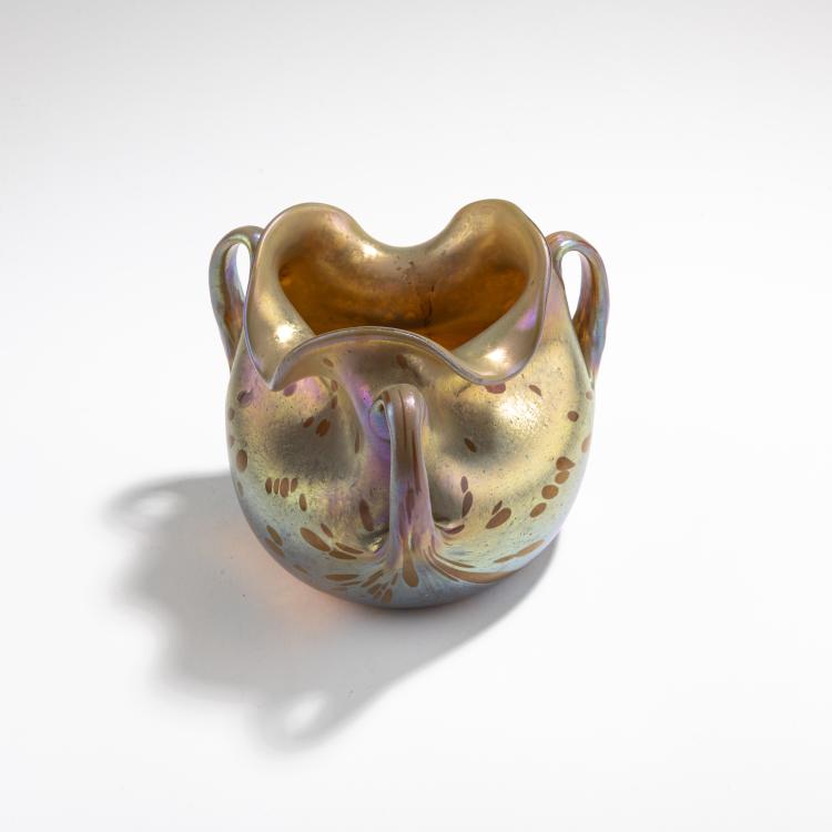Bild 3 zu Objekt, 'Astr&auml;a'-Vase mit drei Henkeln, 1900, L&ouml;tz Wwe., Klosterm&uuml;hle, 171A 238