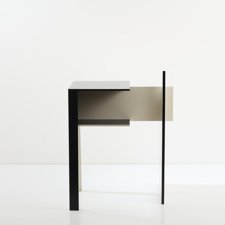 Bild 2 zu Objekt, Beistelltisch 'De Stijl', 1922, Eileen Gray, ClassiCon, M&uuml;nchen, 170B 467