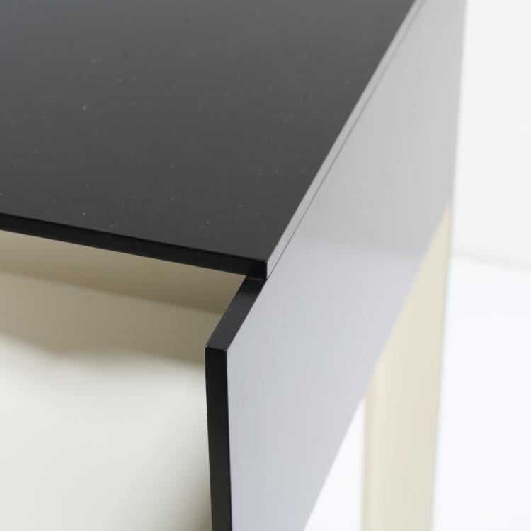 Bild 5 zu Objekt, Beistelltisch 'De Stijl', 1922, Eileen Gray, ClassiCon, M&uuml;nchen, 170B 467