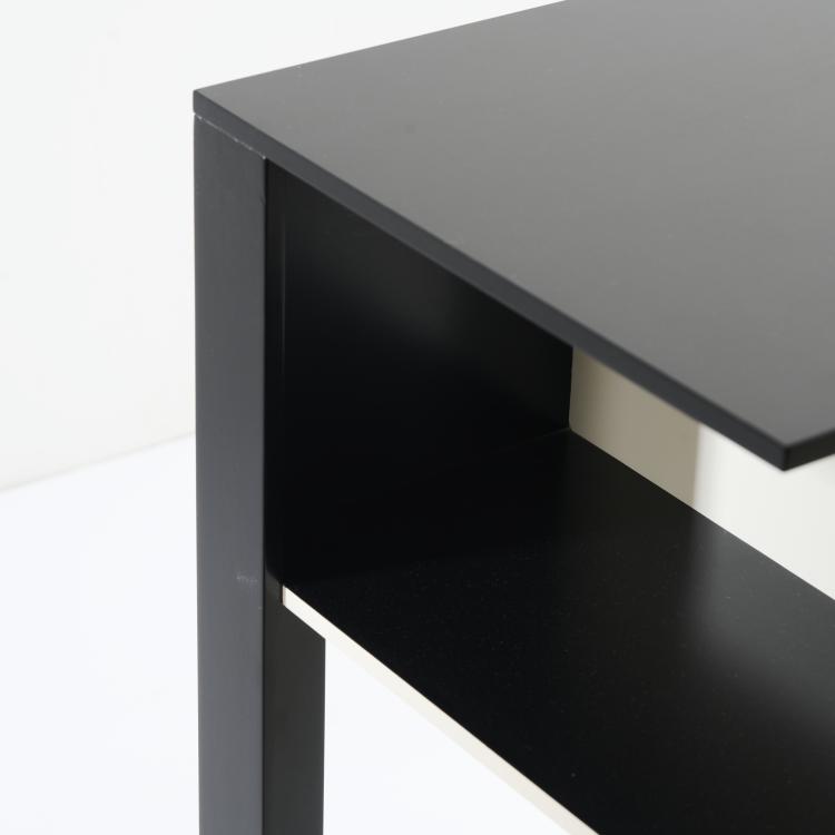 Bild 7 zu Objekt, Beistelltisch 'De Stijl', 1922, Eileen Gray, ClassiCon, M&uuml;nchen, 170B 467