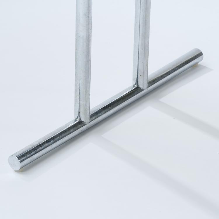 Bild 3 zu Objekt, Ausklappbarer Tisch 'Lou Perou', 1926, Eileen Gray, ClassiCon, M&uuml;nchen, 170B 470