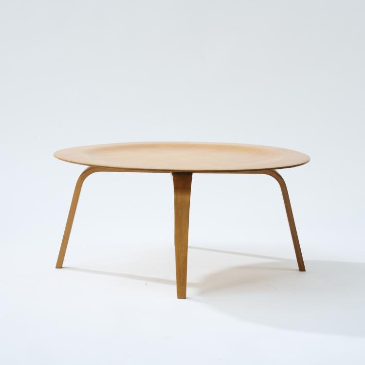 Bild 1 zu Objekt, Sessel 'LCW' und Tisch 'OTW', 1945/46, Charles Eames,Ray Eames, Vitra Design, Weil am Rhein; Miller, Hermann; Zeeland, 170B 355