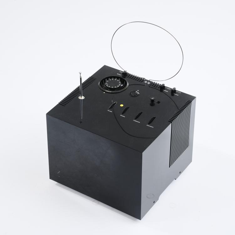 Hauptbild zu Objekt, Fernseher 'black st 201', 1969, Richard Sapper, Brionvega, Mailand, 170A 204