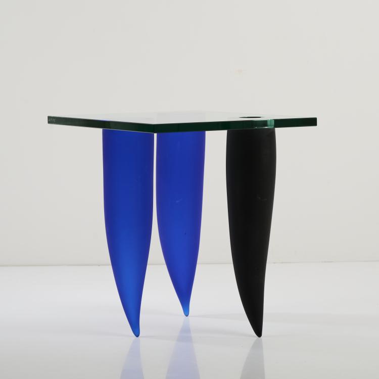 Bild 3 zu Objekt, Coffee table  'Trois &Eacute;tranget&eacute;s sous un Mur', 1988, Philippe Starck, Daum Crystal, Nancy, 170B 455