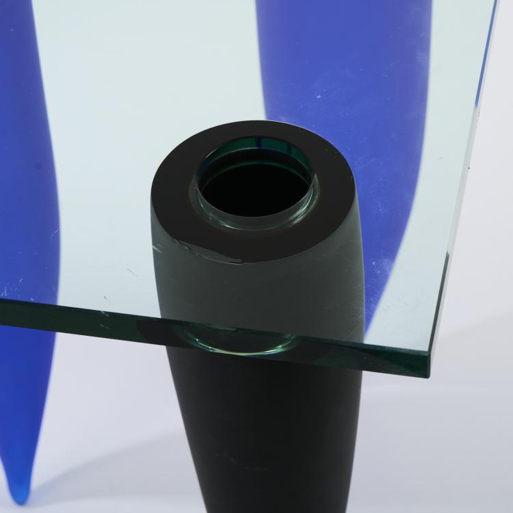 Bild 5 zu Objekt, Coffee table  'Trois &Eacute;tranget&eacute;s sous un Mur', 1988, Philippe Starck, Daum Crystal, Nancy, 170B 455