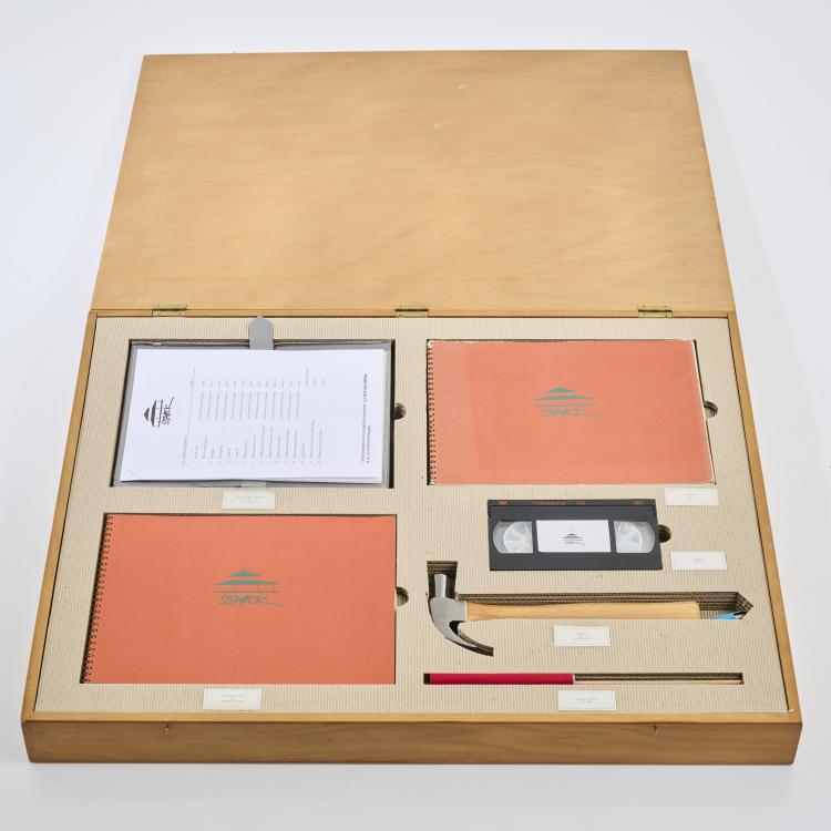 Hauptbild zu Objekt, 'Le Coffret Maison Starck 3 Suisses', box, 1994, Philippe Starck, 3 Suisses, Frankreich, 170B 463