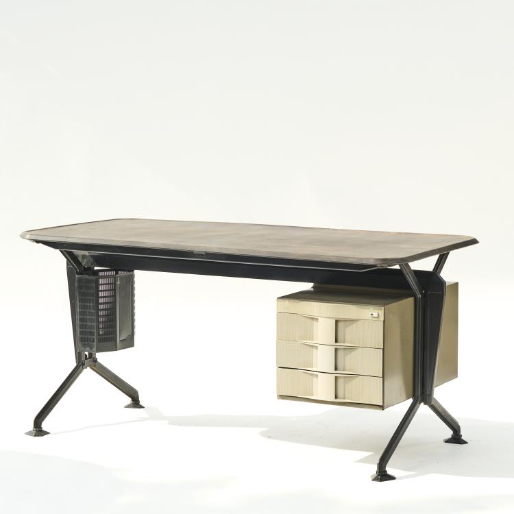 Bild 2 zu Objekt, 'Arco' desk with clamp light and paper basket, 1963, Studio B.B.P.R.,Gian Luigi Banfi,Ludovico Barbiano di Belgiojoso,Enrico Peressutti,Ernesto Nathan Rogers, Olivetti, Ivrea, 170A 51