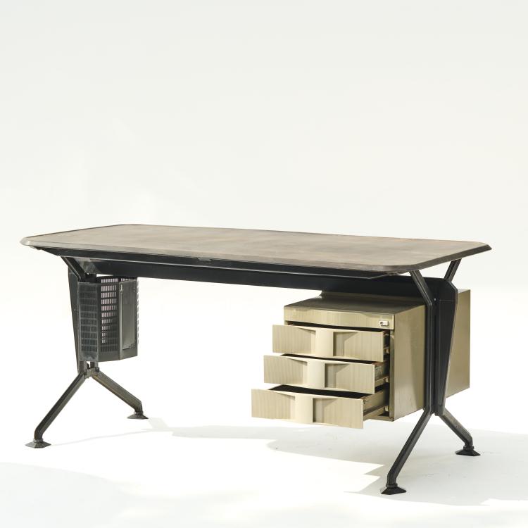 Bild 3 zu Objekt, 'Arco' desk with clamp light and paper basket, 1963, Studio B.B.P.R.,Gian Luigi Banfi,Ludovico Barbiano di Belgiojoso,Enrico Peressutti,Ernesto Nathan Rogers, Olivetti, Ivrea, 170A 51