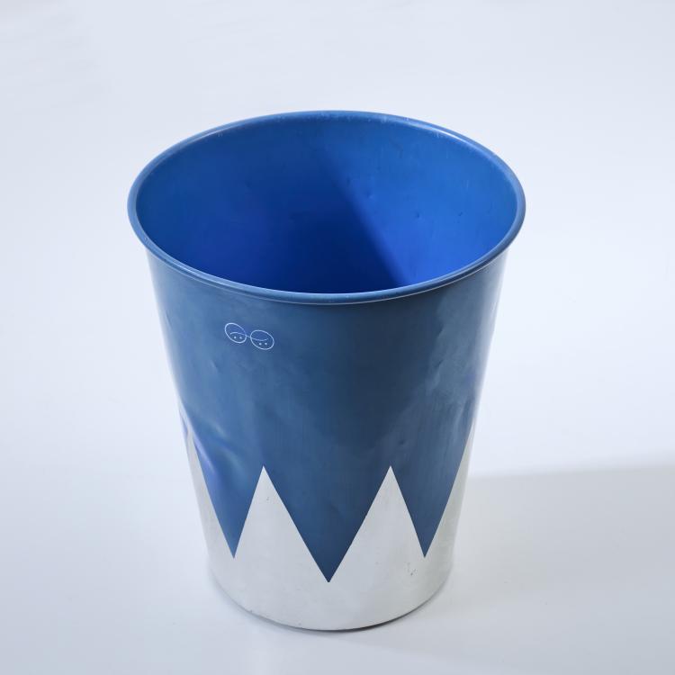 Bild 1 zu Objekt, 'Colucci' stool / waste basket, 1986, Philippe Starck, XO, Brie-Comte-Robert, 170B 453