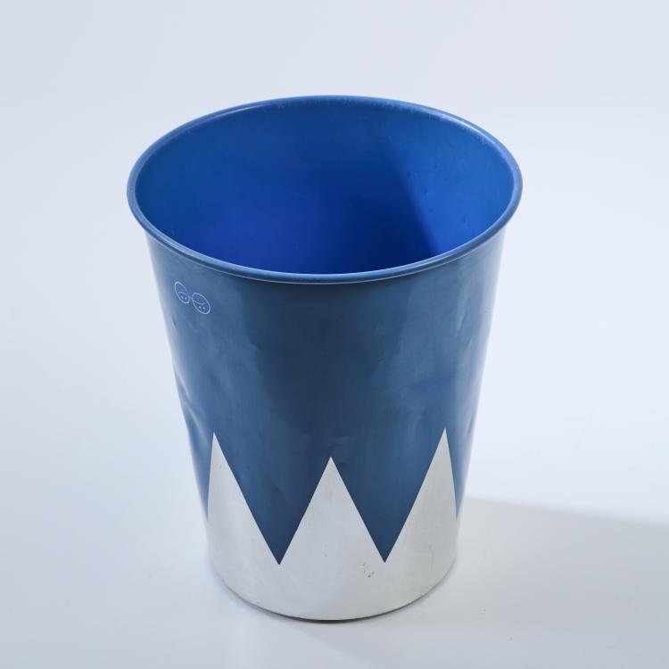 Bild 2 zu Objekt, 'Colucci' stool / waste basket, 1986, Philippe Starck, XO, Brie-Comte-Robert, 170B 453