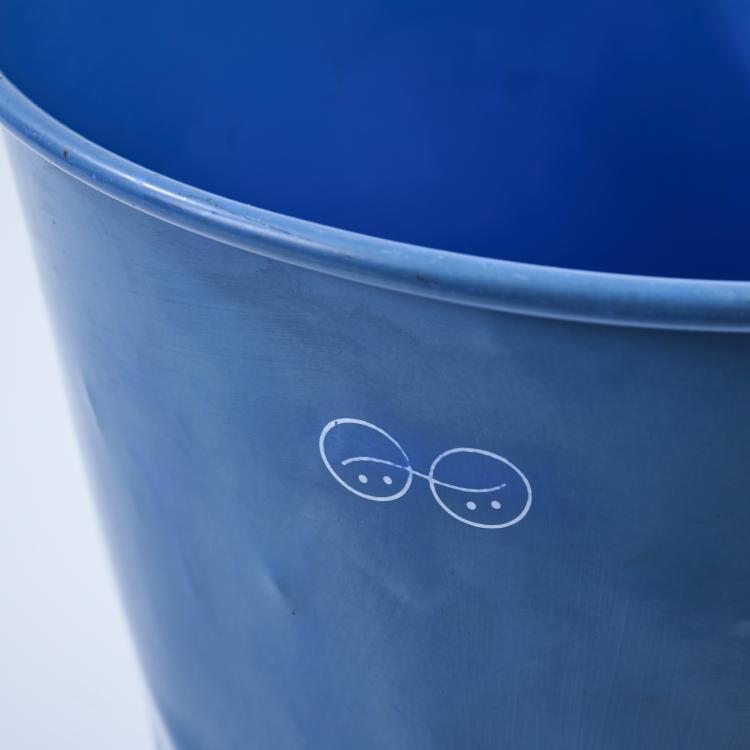 Bild 4 zu Objekt, 'Colucci' stool / waste basket, 1986, Philippe Starck, XO, Brie-Comte-Robert, 170B 453