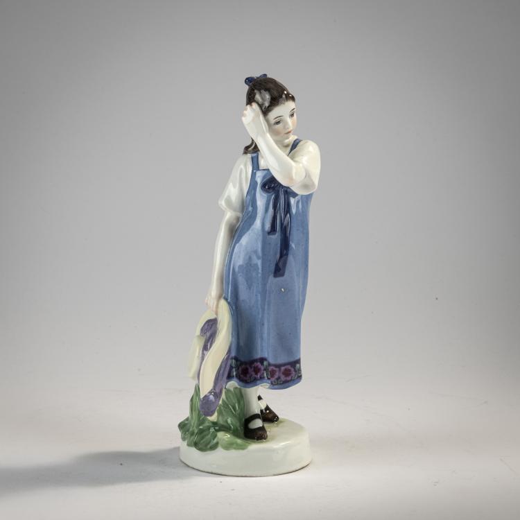 Hauptbild zu Objekt, 'Girl with Straw Hat', 1905-10, Karl Theodor Eichler, Meissen, KPM, 171C 529