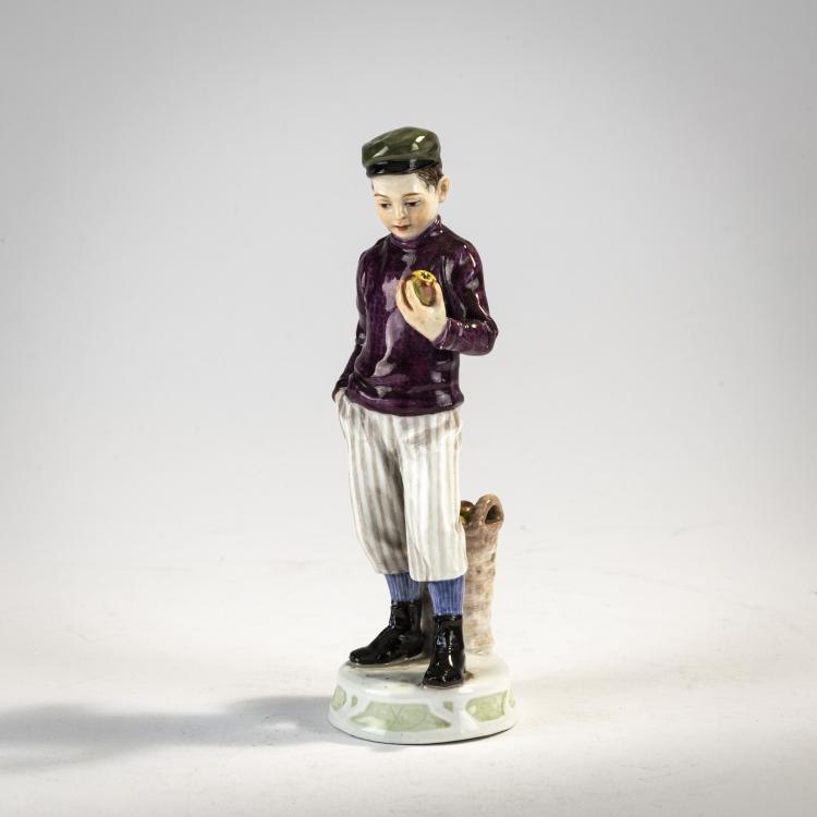 Hauptbild zu Objekt, 'Boy with Apple and Basket', 1905-10, Alfred Otto Adalbert K&ouml;nig, Meissen, KPM, 171C 530